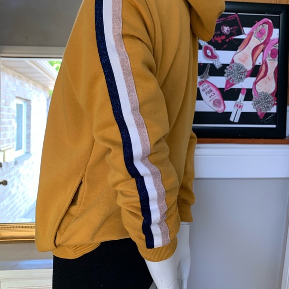 MADAME , Hoodie!! - Picture 6 of 16